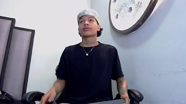 Snapshot of Dogan_Renzo0 chatting on 3, 3, 2026 Dogan Renzo0 online show from 3, 3, 2026