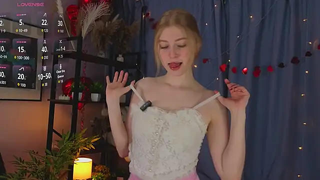 LanaRoxxy online show from 8, 3, 2026