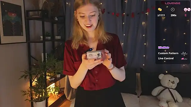 Snapshot of LanaRoxxy chatting on 14, 2, 2026 LanaRoxxy online show from 14, 2, 2026