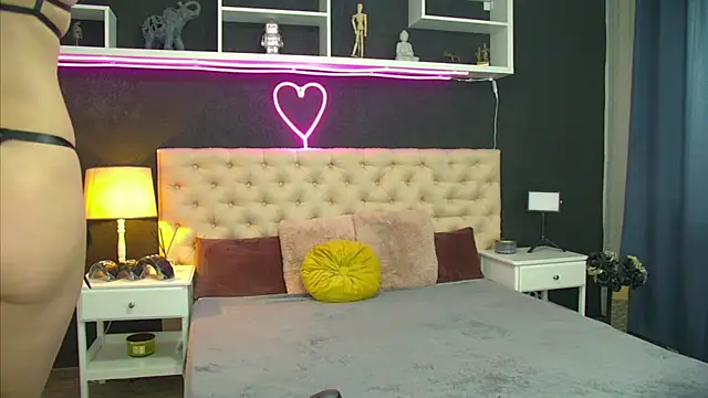 TaniaKaverina online show from 24, 4, 2026
