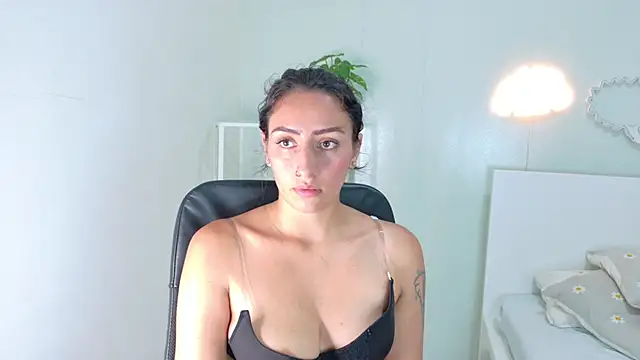 AmmyRouse   online show from 8, 2, 2026