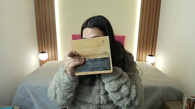 IvonneRoss  online show from 22, 5, 2026