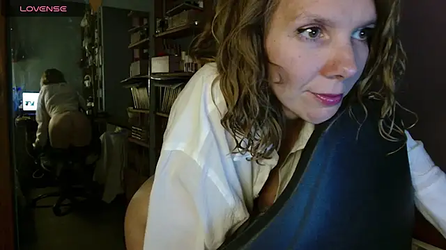 Daisy Lovely online show from 23, 5, 2026