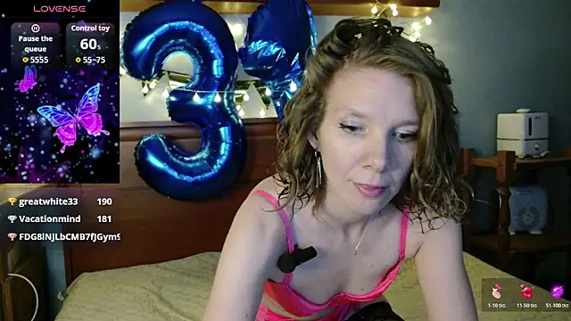 Daisy Lovely online show from 25, 2, 2026