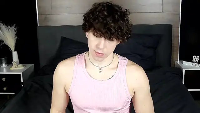 Snapshot of TylerGibson chatting on 14, 2, 2026 TylerGibson online show from 14, 2, 2026