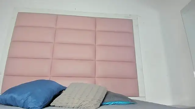 Catalinna 03 online show from 7, 4, 2026