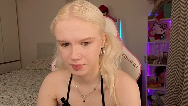 Mia WaterFall online show from 14, 3, 2026