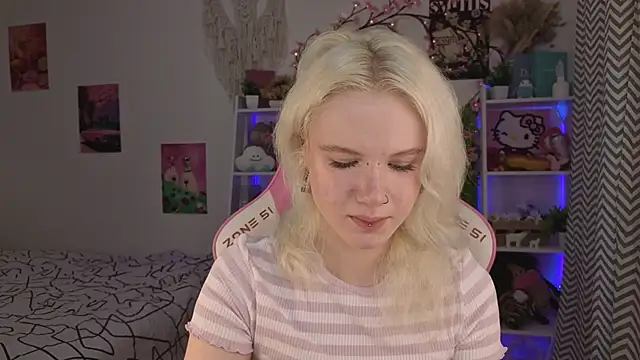 Mia WaterFall online show from 28, 5, 2026