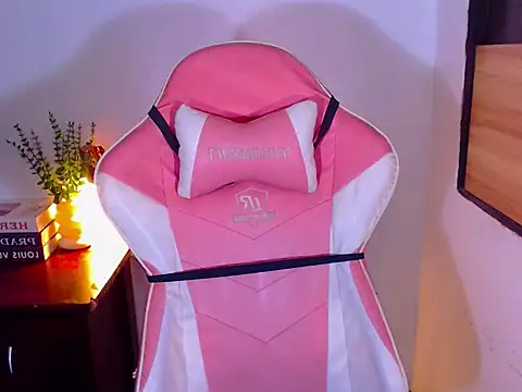 Snapshot of SeducingMonica chatting on 17, 2, 2026 SeducingMonica online show from 17, 2, 2026