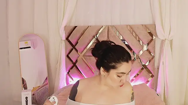 KathiaJenner online show from 14, 4, 2026