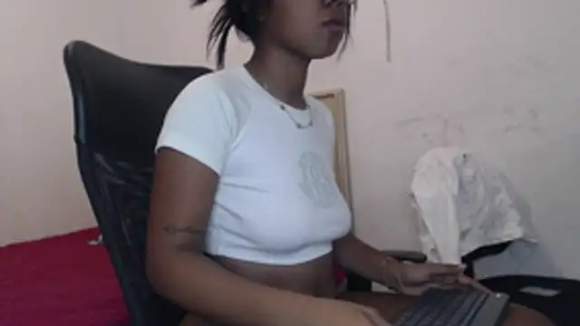 Snapshot of girl_sexy27 chatting on 28, 2, 2026 girl sexy27 online show from 28, 2, 2026