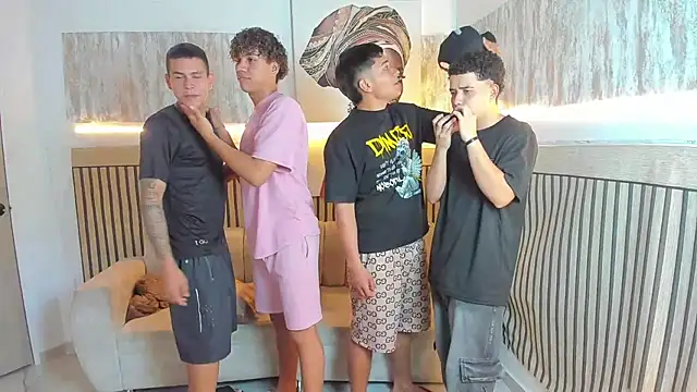 Snapshot of friendslikeplay chatting on 9, 2, 2026 friendslikeplay online show from 9, 2, 2026