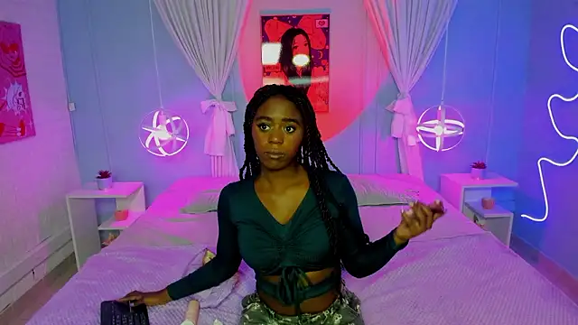 Snapshot of naomi_campell chatting on 26, 2, 2026 naomi campell online show from 26, 2, 2026