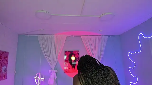 Snapshot of naomi_campell chatting on 16, 2, 2026 naomi campell online show from 16, 2, 2026