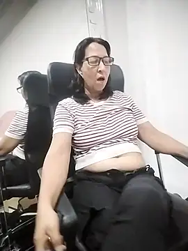 Snapshot of RosseLaure chatting on 12, 2, 2026 RosseLaure online show from 12, 2, 2026