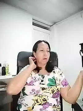 Snapshot of RosseLaure chatting on 15, 7, 2026 RosseLaure online show from 15, 7, 2026