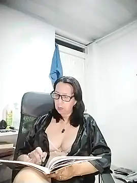 Snapshot of RosseLaure chatting on 17, 7, 2026 RosseLaure online show from 17, 7, 2026