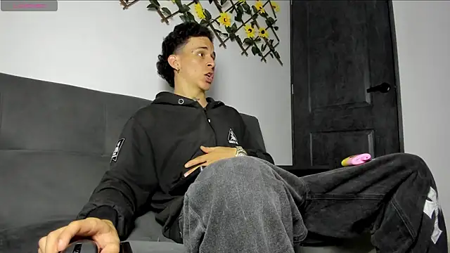 Maxxx bigcockx online show from 15, 4, 2026