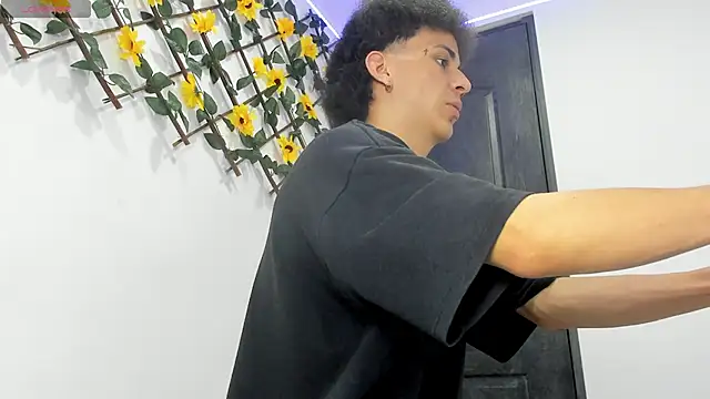 Maxxx bigcockx online show from 4, 3, 2026