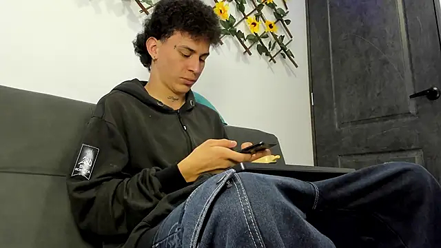 Maxxx bigcockx online show from 22, 2, 2026