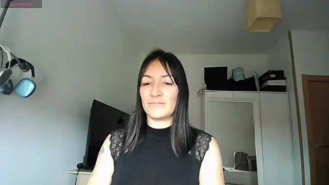 Yulian Milf online show from 2, 5, 2026