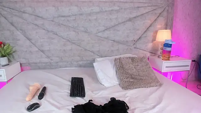 RousSweet- online show from 9, 4, 2026