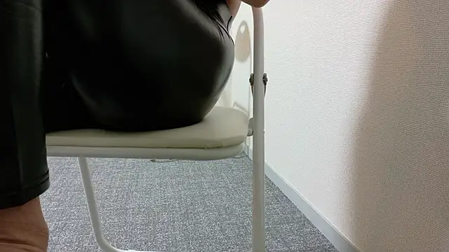 kyuleather online show from 28, 2, 2026