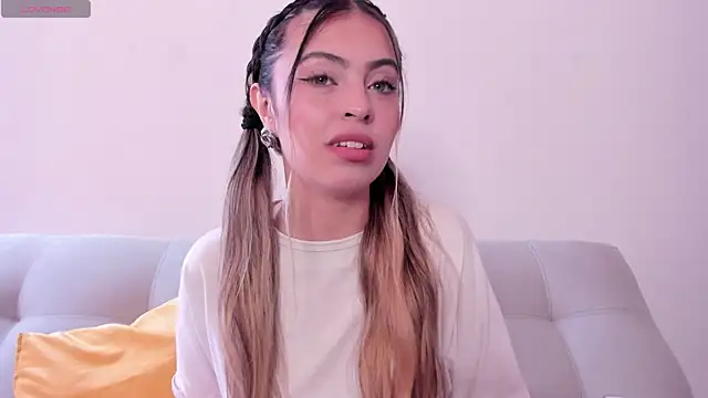 Snapshot of Fernanda_aaaa chatting on 22, 5, 2026 Fernanda aaaa online show from 22, 5, 2026