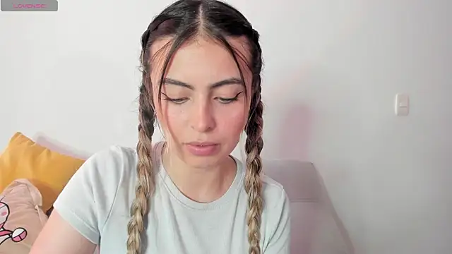 Fernanda aaaa online show from 8, 4, 2026