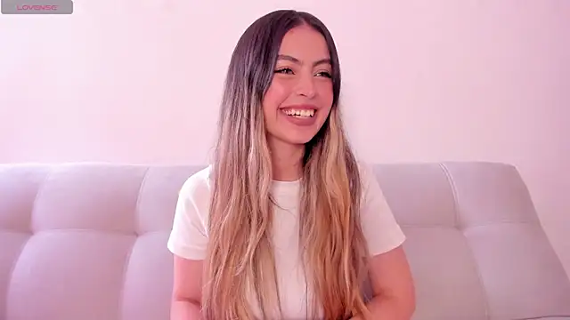 Snapshot of Fernanda_aaaa chatting on 18, 7, 2026 Fernanda aaaa online show from 18, 7, 2026