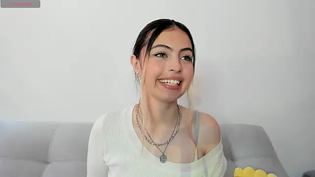 Fernanda aaaa online show from 14, 4, 2026