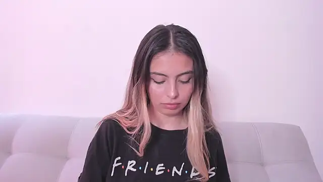 Snapshot of Fernanda_aaaa chatting on 11, 5, 2026 Fernanda aaaa online show from 11, 5, 2026