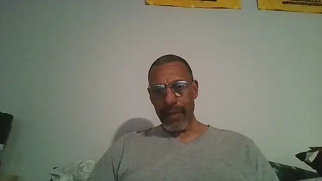 swimmer2496 online show from 16, 3, 2026