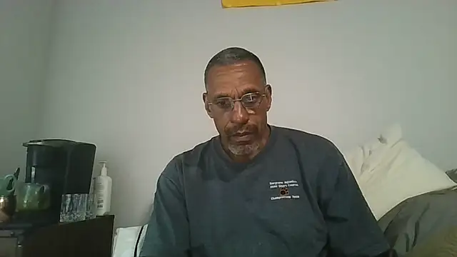 swimmer2496 online show from 10, 7, 2026