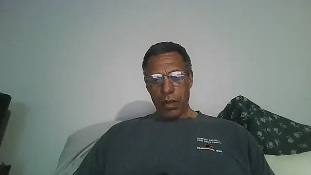 swimmer2496 online show from 11, 5, 2026