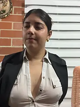 A-uroora online show from 19, 4, 2026