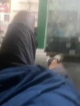 Snapshot of chatting on 7, 4, 2026 online show from 7, 4, 2026