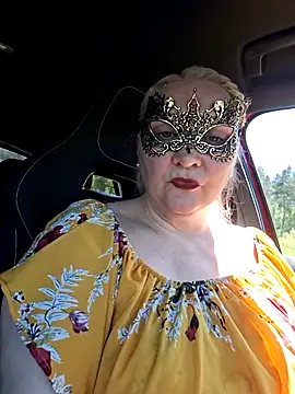 MaskedQueen77 online show from 25, 5, 2026