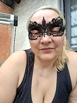 MaskedQueen77 online show from 20, 6, 2026