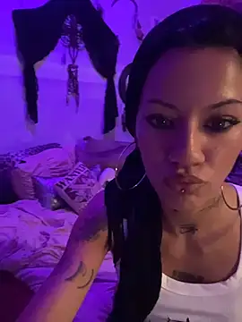 Snapshot of luxxlola chatting on 6, 8, 2026 luxxlola online show from 6, 8, 2026