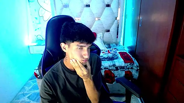 Snapshot of Akyra_latinn chatting on 30, 3, 2026 Akyra latinn online show from 30, 3, 2026