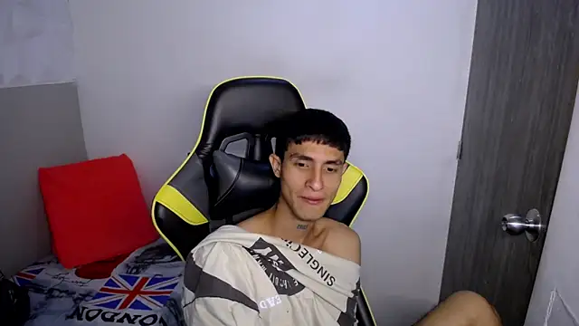 Snapshot of Akyra_latinn chatting on 23, 2, 2026 Akyra latinn online show from 23, 2, 2026