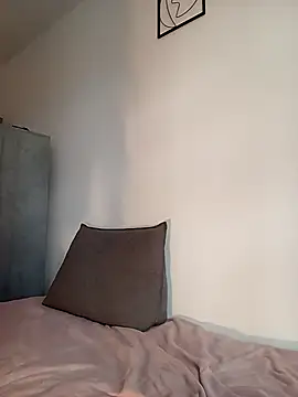 Angela swet online show from 8, 4, 2026