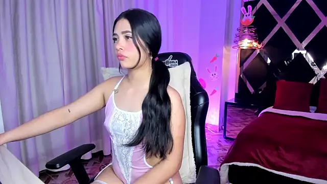 Lucia 24x online show from 2, 4, 2026