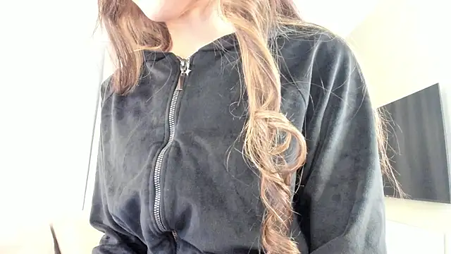 Snapshot of TreasaCrebs chatting on 8, 2, 2026 TreasaCrebs online show from 8, 2, 2026