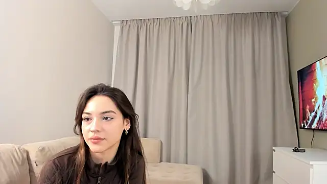 Snapshot of TreasaCrebs chatting on 2, 2, 2026 TreasaCrebs online show from 2, 2, 2026