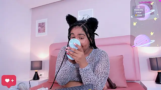 sexy curlylady online show from 11, 2, 2026