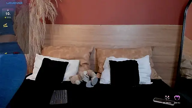 Snapshot of scarlett25__ chatting on 22, 2, 2026 scarlett25 online show from 22, 2, 2026