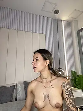 JuliaColemann online show from 15, 4, 2026