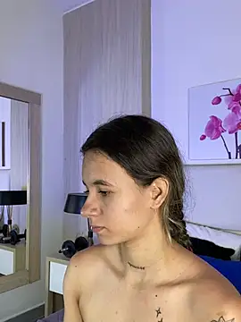 JuliaColemann online show from 6, 7, 2026